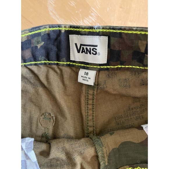 Vans Youth NEW Green Wallace Camo Geometric Cargo Shorts - Size 18 - Picture 5 of 6